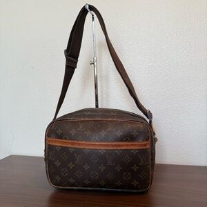 Vintage Louis Vuitton Reporter with‎ COA